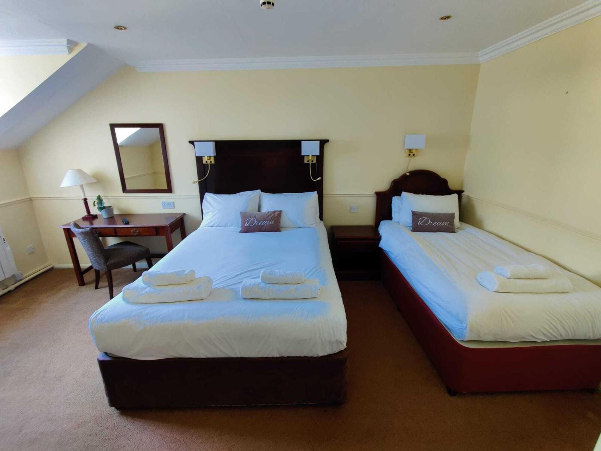 The Crown Hotel Framlingham Oda fotoğraf