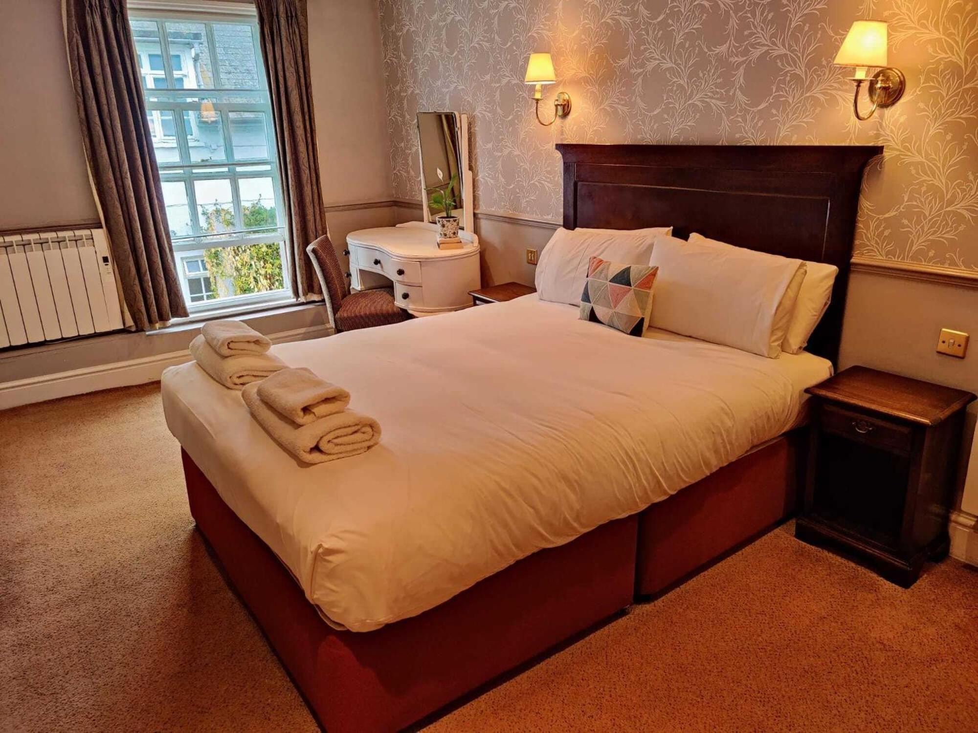 The Crown Hotel Framlingham Oda fotoğraf